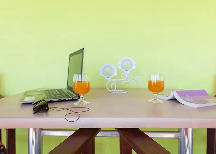 Semesterbostad Zois' House *